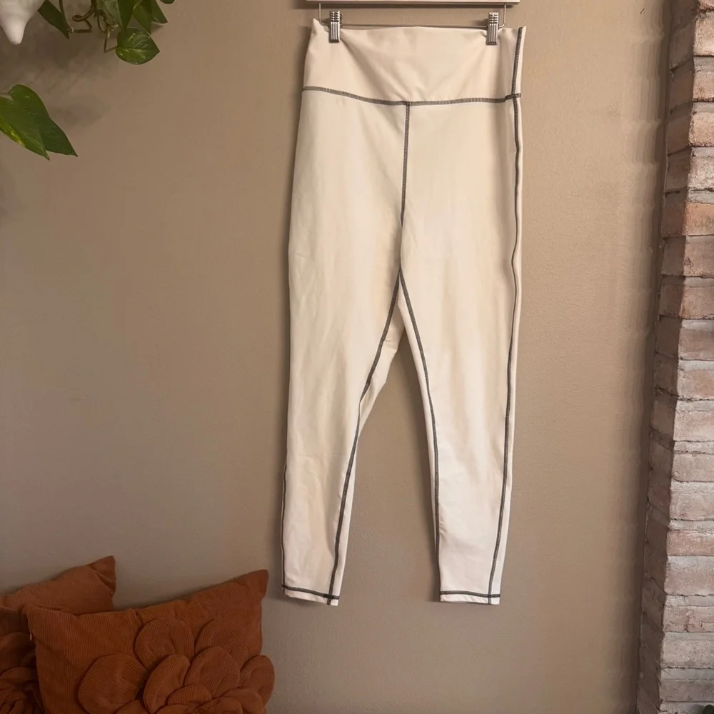 WEWOREWHAT Contrast Stitch Leggings‎